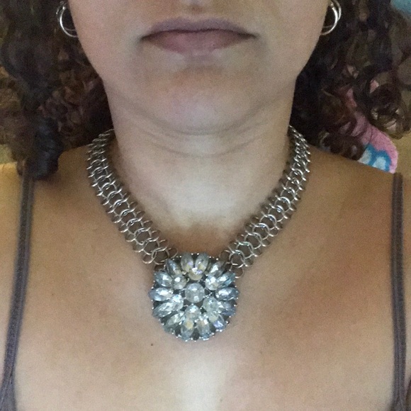 Silver flower necklace - Picture 5 of 5